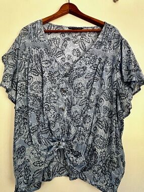 Zac & Rachel Blue Floral Button-Front Tie Blouse